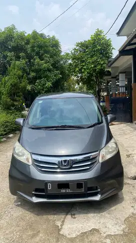HONDA FREED 2013 GREY 1.5 S AT