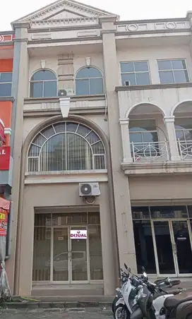Di Jual Ruko  Furnish 2½ Lantai , Siap Pakai  Di Grand Galaxy, Bekasi