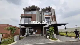 RUMAH SUMMARECON TANGERANG HADAP DANAU 5 MENIT DARI EXIT TOL BITUNG