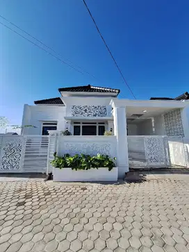 RUMAH MEWAH DAN MEGAH ONE GATE