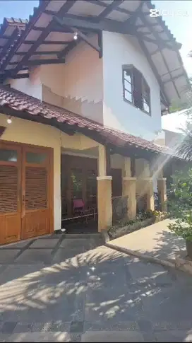 DI JUAL RUMAH BESAR BAGUS  LUAS   DI POLTANGAN PASAR MINGGU JAKSEL