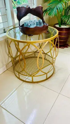 Meja Hias Besi Kaca