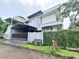 Dijual rumah hook akses jalan lebar dekat taman di sektor 5 bintaro