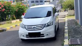 [ BANYAK BONUS ] Honda Freed PSD 1.5 E AT  Last Edition Putih 2015