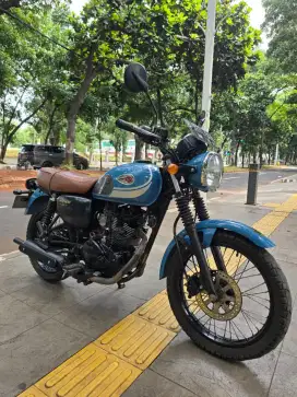 CASH KREDIT DP MINIM 1.500 KAWASAKI W 175 SE TAHUN 2019 PAJAK IDUP