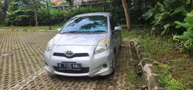 Yaris 1.5 E m/t 2012