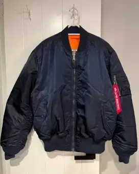 Jaket Bomber Keren Alpha Industries.