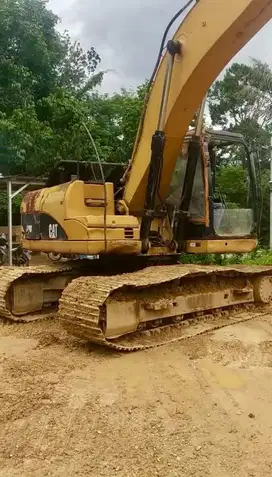CAT 320D 2010 Breaker Pomp