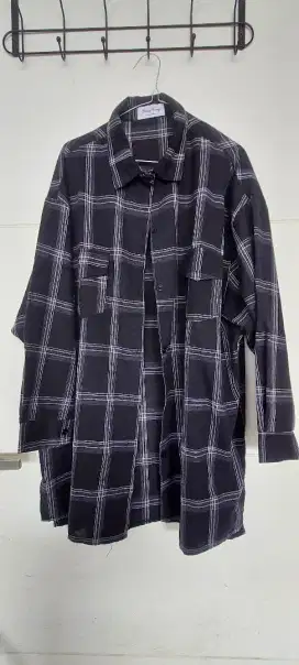 Kemeja kotak-kotak oversize