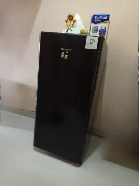 DI JUAl  Kulkas HISENSE RR198D4IBN 1 pintu
