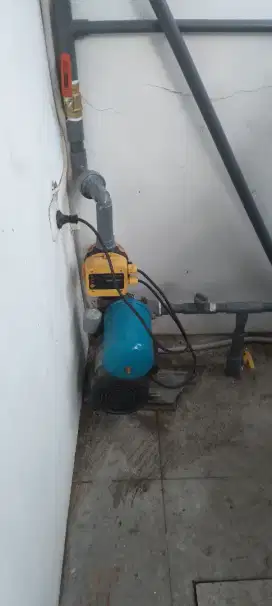 Tukang servis pumpa air masang pipa air dan toren pipa bocor sebageya