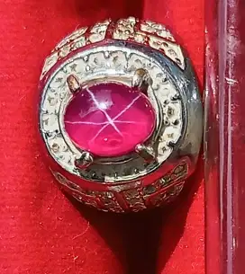 Natural merah ruby star