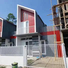 Rumah dijual mewah 2 lantai dekat bandara malang