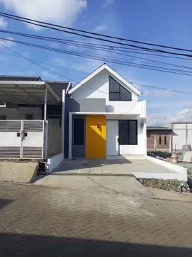 Jual rumah cantik DP 0%  cluster dekat tol Padalarang