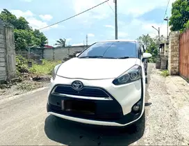 jual toyota sienta