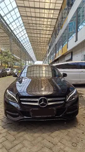 Kondisi sangat mulus Mercedes Benz C200 W205 2015