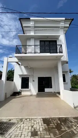 RUMAH MEWAH 0 JALAN DEKAT UMM DAN BATU