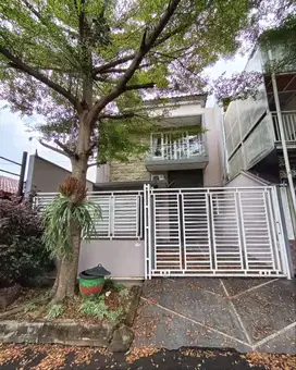 Dijual Rumah Full Furnish Dekat Jatim Park di Sengkaling Malang
