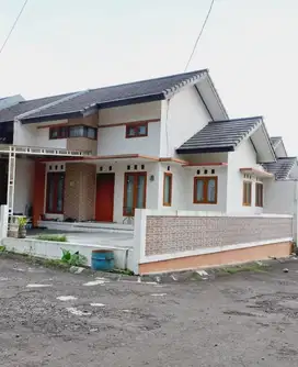 Rumah di Kota Sukabumi Sejuk View Pegunungan Akses Jalan Nasional