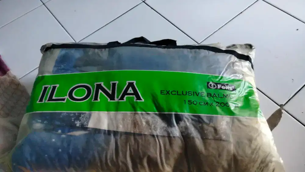 Bedcover ILONA beruang kutub masih baru cuma dibuka aja