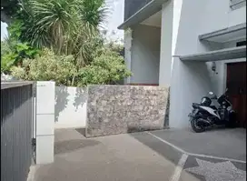 rumah apik siap huni di meruya