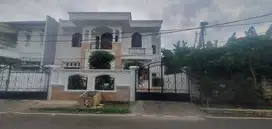 Rumah Kokoh Dalam Komplek Billy&Moon Pondok Kelapa