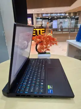 Intel 17 14700HX 16GB. DDR 512GB