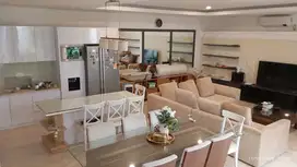 Rumah fully furnished di dalam komplek dekat Tol Simatupang Jaksel.