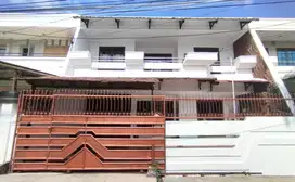 Rumah 2Lt 10x20 200m2 5KT SHM Semi Furnish di Pluit Karang Indah