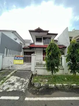 Rumah Hadap Selatan 2 Lantai Luas 240m2 di Komplek Rawamangun