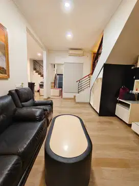 Rumah Canary The Spring Summarecon Gading Serpong 2 Lantai Semi Furnis