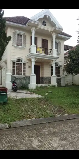 dijual cepat rumah dua lantai di sentul city bogor
