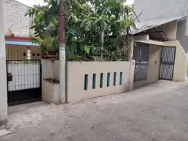 Rumah Clasik Murah 2Lantai Asri di Komplek Gandaria Jagakarsa Jaksel