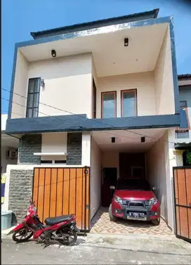 RUMAH 2 LANTAI  DI SEWAKAN / DIKOS KAN PERKAMAR