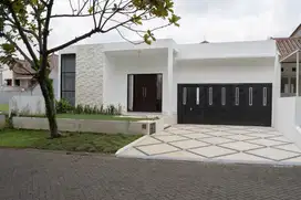 Dijual Villa Full Furnish Dekat Exit Tol di Riverside Malang