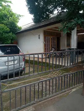 Dijual Rumah berikut tanah kosong di Cibubur Jakarta timur