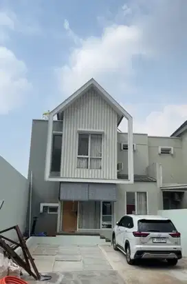 Rumah Standar halaman belakang luas Serpong garden 1 Lokasi Boulevard