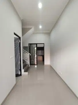 Pandugo II Hadap Timur Jalan Utama Perumahan