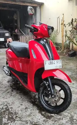 Yamaha Grand Filano 2023 (Y Connect)