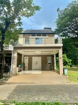 Casa Jardin Jual cepat siap huni full renov semi furnish