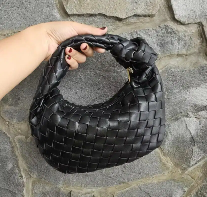 Dicari Host live sampingan