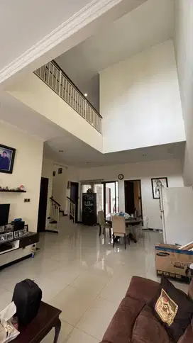 Dijual Rumah Cantik Siap Huni Nginden Intan Timur Terawat 2 Lantai