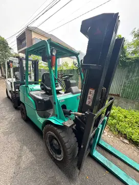 DIJUAL FORKLIFT BEKAS MITSUBISHI GRENDIA 3 TON MAST TRILIFT SIAP KERJA