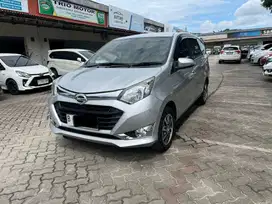 Daihatsu Sigra R AT 2017 Silver Murah Bagus