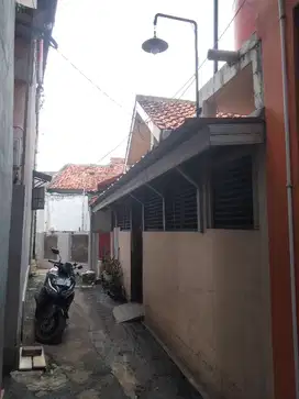 Rumah second dkt dr pintu timur ragunan