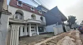 DISEWAKAN RUKO DI GANDARIA, KEBAYORAN BARU JAKSEL LT.315m2 HARGA NEGO