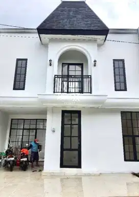 Villa baru mewah aestetik pool batu malang
