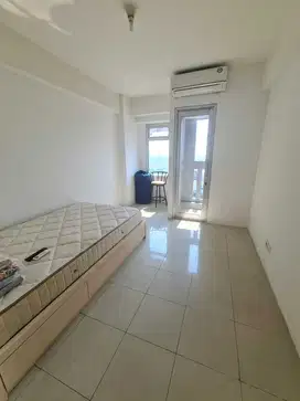 Apartemen green bay studio kosongan free AC dan Tempat tidur siap huni