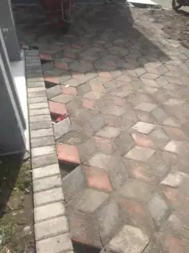 Jasa pasang paving melayani pemasangan jasa  maupun plus bahan