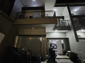 DIJUAL CEPAT RUMAH MODERN 2 LANTAI SIAP HUNI DI PUSAT KOTA BANDUNG